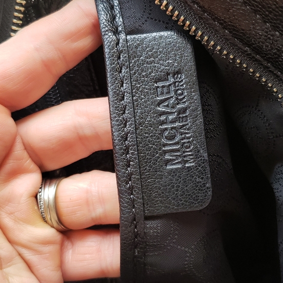 Black Leather Michael Kors handbag. - Picture 9 of 10